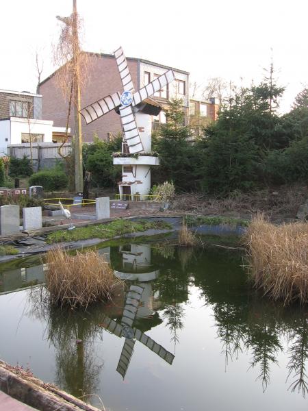 LE CIMETIERE  L  ETANG  .